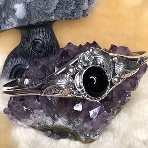 Vintage Native American Sterling Silver Onyx Cuff Bracelet - 11.43g - 6.5”